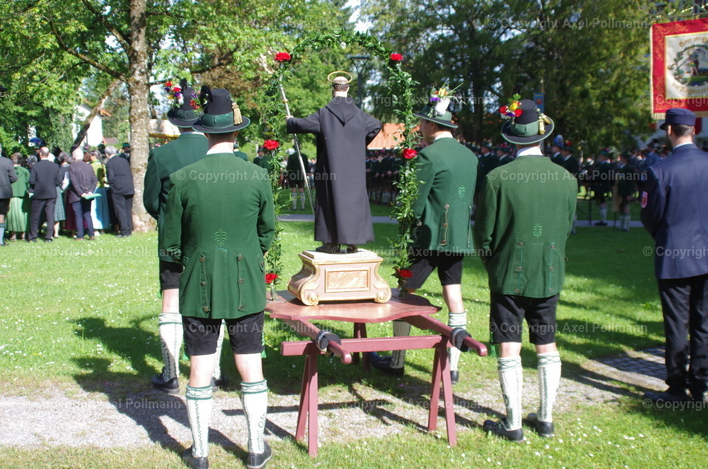 IMGP4899 | fotografiert von Axel PollmannLeonhardi Wallfahrt Benediktbeuern und Murnau, Fronleichnam, Fasching, Landschaft im Loisachtal und Benediktbeuern  - Realisiert mit Pictrs.com