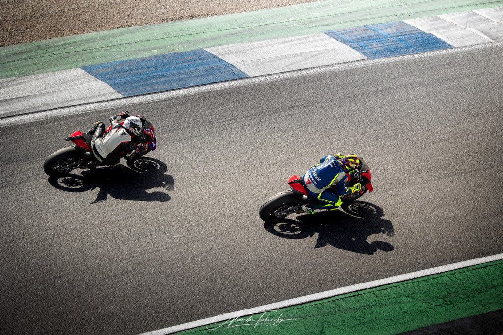 Ducati Trackday Hockenheimring 2026 | Entdecken Sie die faszinierende Welt von Alexander Tschuncky Arts: Kreative Fotografie, atemberaubende Automobilkunst und hochwertiger Bilderdruck. Lassen Sie sich inspirieren! - Realisiert mit Pictrs.com