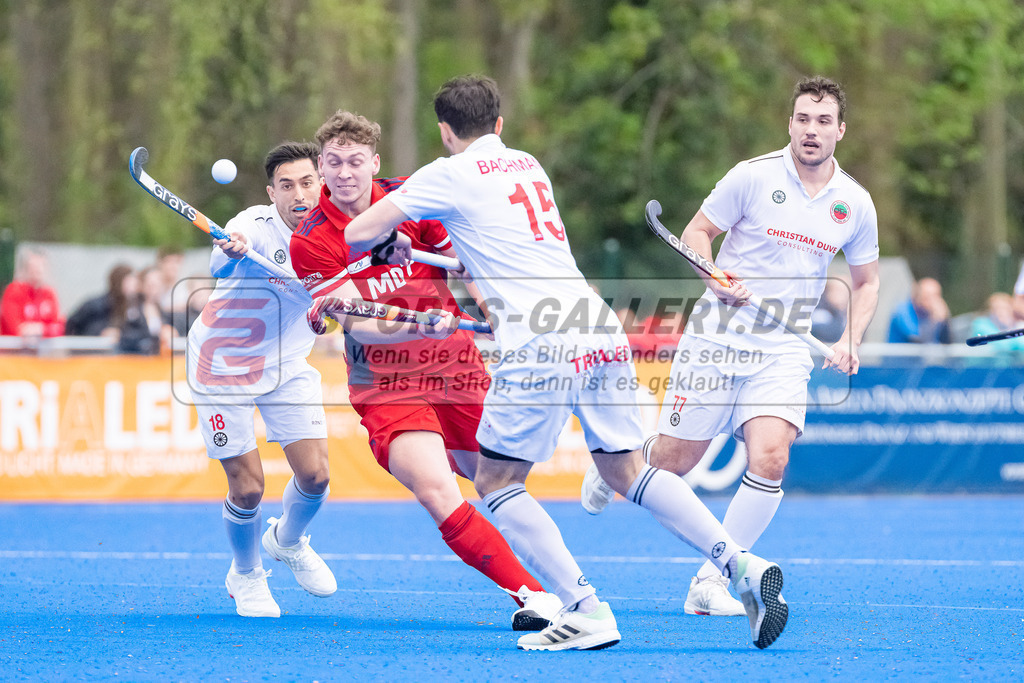 HK_20230422_107233 | 1. Bundesliga Herren Crefelder HTC - Düsseldorfer HC am 22.4.2023 Krefelder HTC ( CHTC ), Krefeld , Kelner Maximilian ( Düsseldorfer HC #7 ) , Bachmann Lucas Maximilian ( Crefelder HTC #15 )