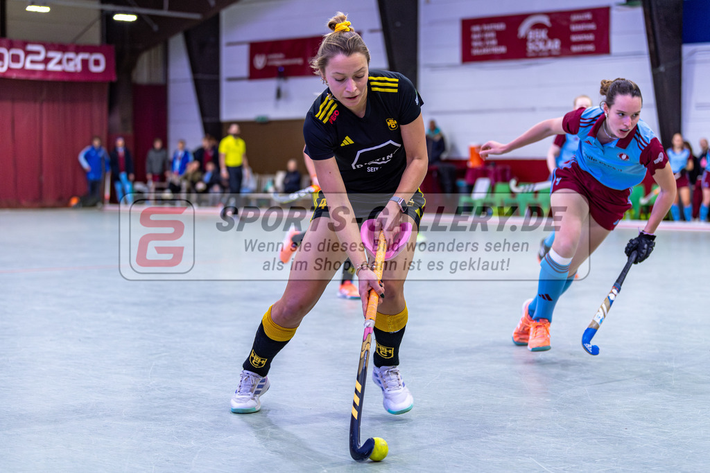 SM_2025-01-12_wD5_-112 | 1.Bundesliga Hallenhockey  (W) UHC - HTHC / 2:3 (2:1)