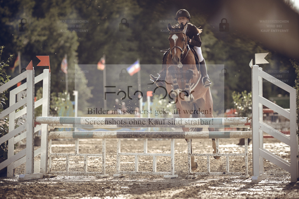 20240531-DOS_9788 | Entdecke hochwertige Reitturnierfotos von Foto Oger. Professionell, emotional und authentisch – jetzt Lieblingsmomente im Shop bestellen. - Realisiert mit Pictrs.com