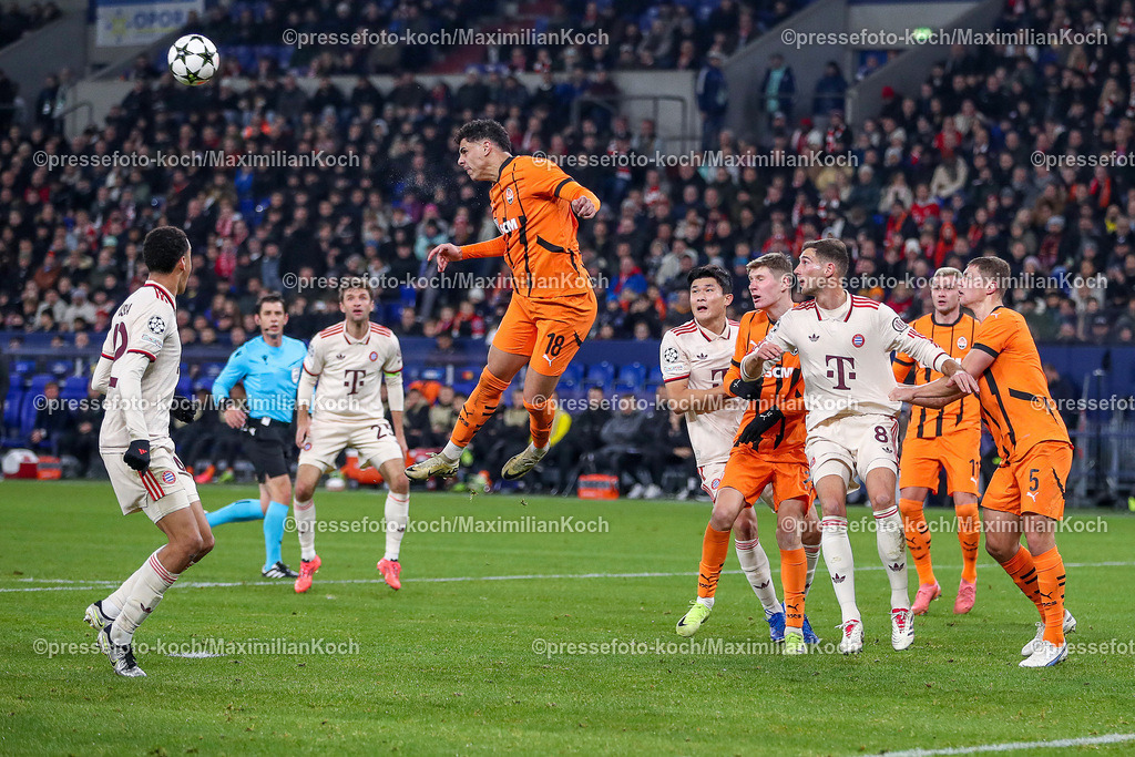 UCL10122401074 | 10.12.2024, Fußball, UEFA Champions League, Schachtar Donezk - FC Bayern München, Arena AufSchalke Gelsenkirchen, 8. Spieltag Saison 2024 2025: Strafraumaktion Alaa Ghram (Schachtar Donezk #18) Kopfball verteidigt das TorDFB regulations prohibit any use of photographs as image sequences and or quasi-video.