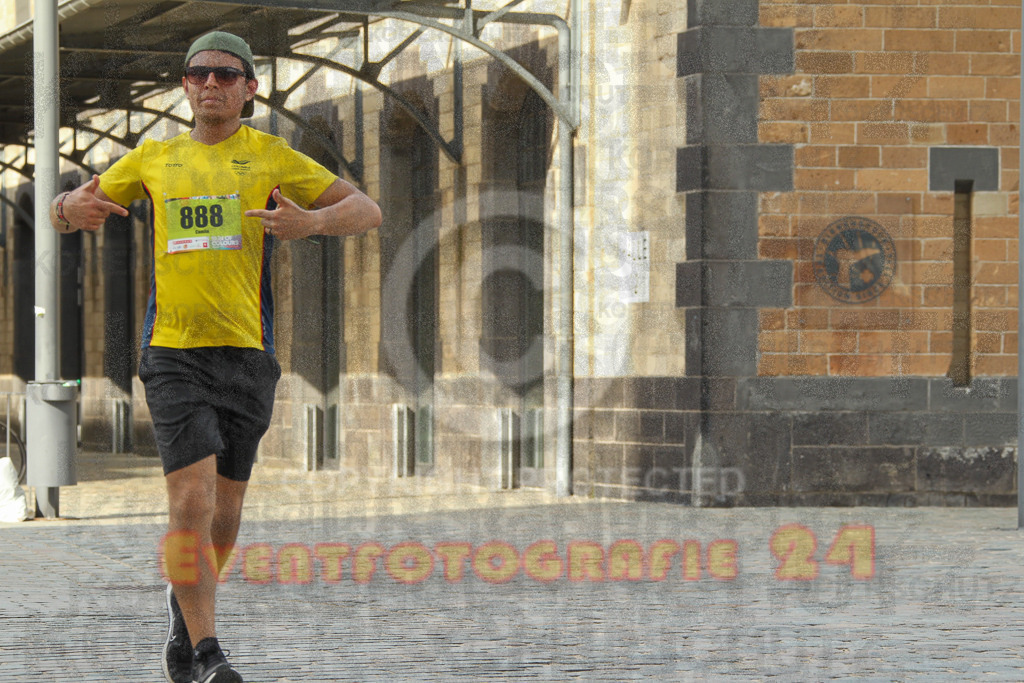250920_1535_EV4_9251 | Sportfotografie im Rhein-Sieg Kreis, Köln, Bonn, NRW, Rheinland Pfalz, Hessen, etc. Unser Tätigkeitsfeld umfasst den Laufsport vom Volkslauf über den Marathon, Duathlon, Triathon bis zum Ultralauf wie Kölnpfad Ultra oder Schindertrail.