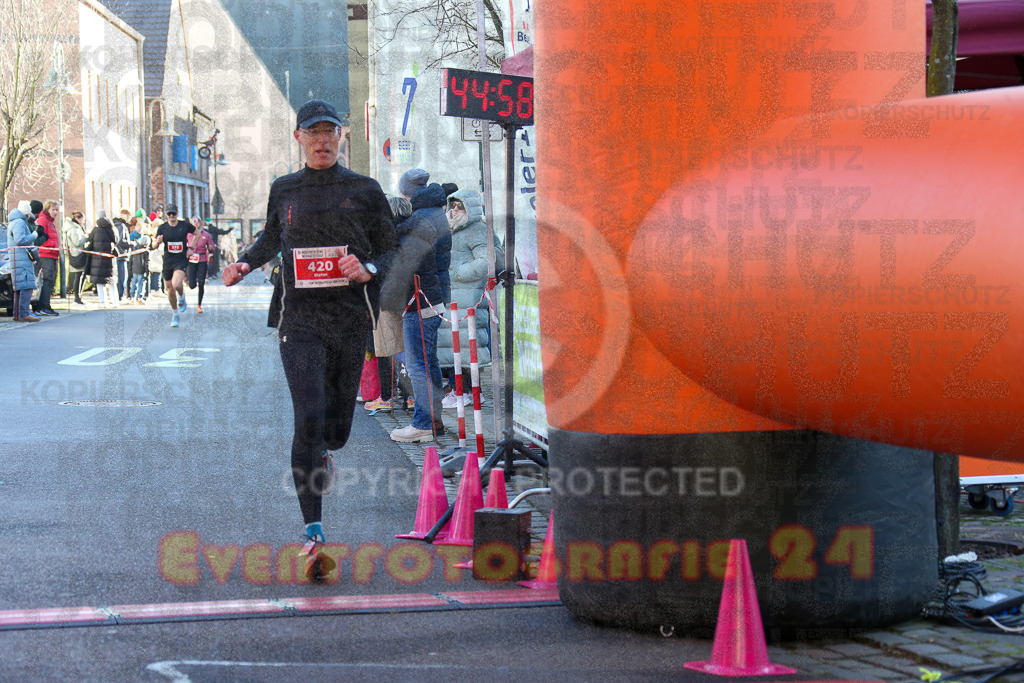 241201_1221_EX1_1805 | Sportfotografie im Rhein-Sieg Kreis, Köln, Bonn, NRW, Rheinland Pfalz, Hessen, etc. Unser Tätigkeitsfeld umfasst den Laufsport vom Volkslauf über den Marathon, Duathlon, Triathon bis zum Ultralauf wie Kölnpfad Ultra oder Schindertrail.