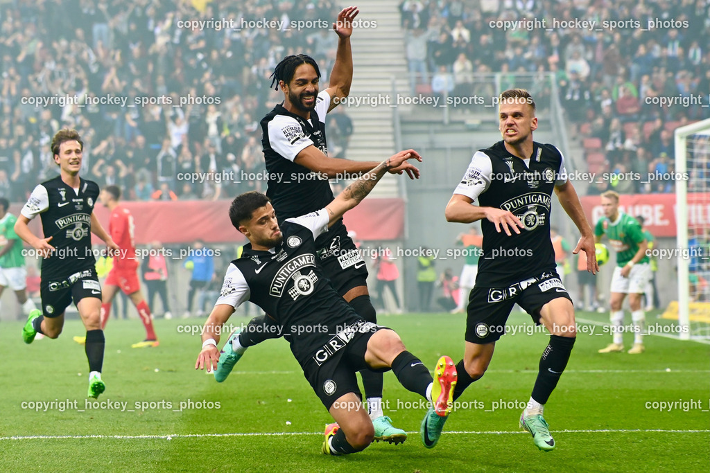 SK Puntigamer Sturm vs. SK Rapid Wien Siegerehrung, Impressionen | Jubel SK Sturm, #22 Jusuf Gazibegovic SK Sturm, #5 Gregory Wüthrich SK Sturm, #19 Tomi Horvat SK Sturm, SK Puntigamer Sturm vs. SK Rapid Wien Siegerehrung, Impressionen, SK Puntigamer Sturm vs. SK Rapid Wien Siegerehrung, Impressionen am 01.05.2024 in Klagenfurt (Wörthersee Stadion ), Austria, (Photo by Bernd Stefan)