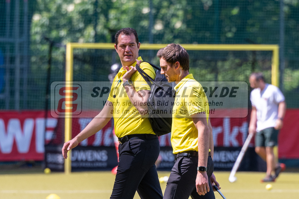 SFE_20240511_0003 | Köln, Deutschland, 11.05.2024:  in Aktion waehrend des Spiels der Feldhockey 1. Bundesliga Herren zwischen VF 2/2 Crefelder HTC - Rot Weiss Köln im KTHC Stadion Rot-Weiss Köln Tennis and Hockey Club am 11.05.2024 in Köln, Deutschland. (Foto von Stephan Fehrmann)

Köln, Germany, 11.05.2024:  in action during the game of Feldhockey 1. Bundesliga Herren between VF 2/2 Crefelder HTC - Rot Weiss Köln in KTHC Stadion Rot-Weiss Köln Tennis and Hockey Club at 11.05.2024 in Köln, Deutschland. (Foto from Stephan Fehrmann)