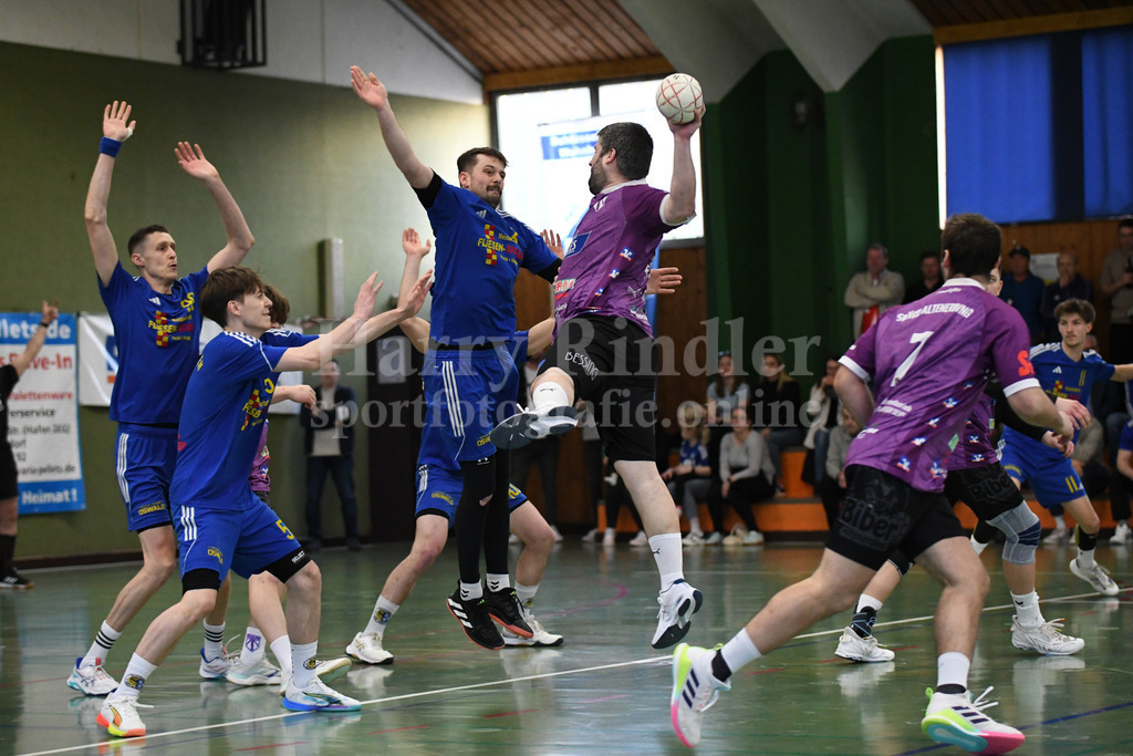 SSG Metten : SpVgg Altenerding | stemmten sich mit aller Macht gegen die Altenerdinger Angriffe Patrick Sigl (SSG Metten #99)  Philipp Gäck (SSG Metten #5) und Jan Matousik (SSG Metten #3)  - Realisiert mit Pictrs.com