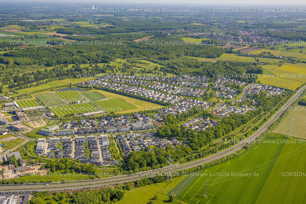 Dortmund230503635Hohenbuschei | Luftbild, DSW 21 Dortmunder Stadtwerke, Wohngebiet Hohenbuschei, BVB 09 Borussia Dortmund Trainingszentrum, Adi-Preißler-Allee, Brackeler Feld, Brackel, Dortmund, Ruhrgebiet, Nordrhein-Westfalen, Deutschland