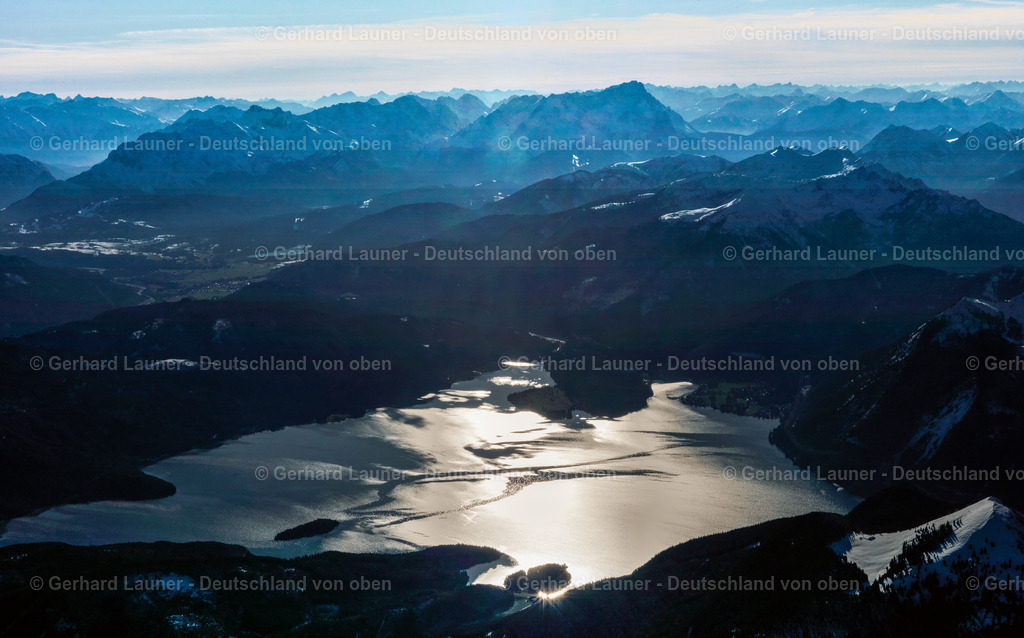 2991224 | Blick über den Walchensee und die Alpen in Richtung Zugspitze