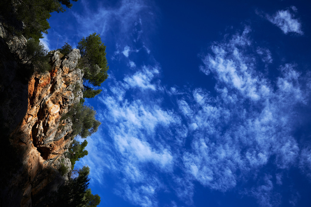 Felslandschaft mit Wolken | , Spanien - December 29, 2013: Felslandschaft mit Wolken. - Realisiert mit Pictrs.com