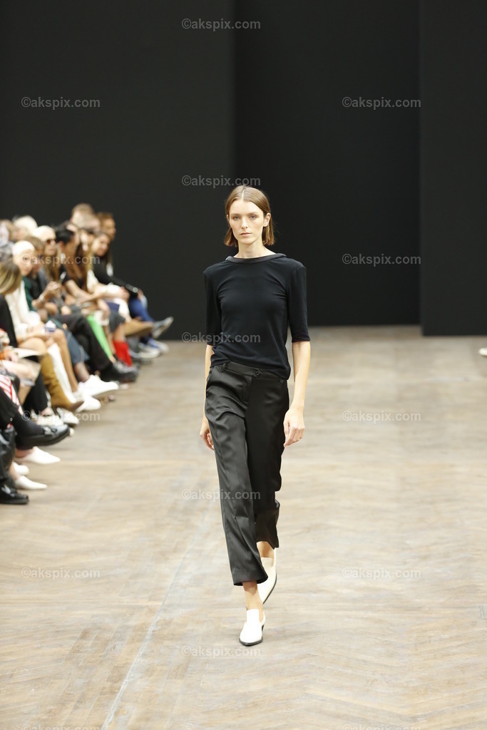 Bobkova auf der  MBFW Spring/Summer 2023 | Mercedes-Benz Fashion Week (MBFW)  Frühling / Sommer 2023 im Hotel Telegraphenamt Berlin in Berlin-Mitte. Die Kollektionen von Bobkova auf der MBFW Spring/Summer 2023. Das Bild zeigt Models mit der Kollektion von Bobkova.