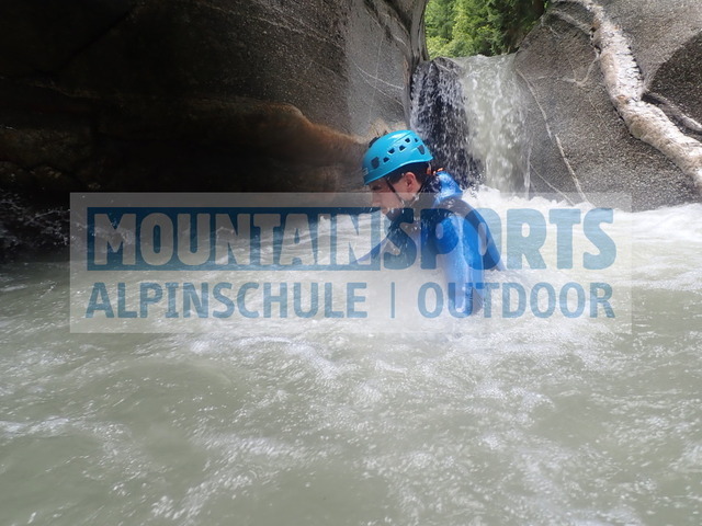 P8060032 | Bestelle die Bilder deines Berg- oder Wasser-Abenteuers mit Mountain Sports bequem von zu Hause aus direkt über unseren Online Fotoshop von pictrs.com. - Realisiert mit Pictrs.com