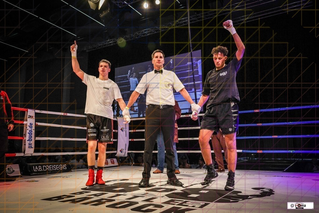 BoB 2026 Arnold vs. Faiz-75 | professionelle Sport- und Eventfotografie von Tomafocus – dynamische Bilder, emotionale Momente und hochwertige Aufnahmen für jeden Anlass. - Realisiert mit Pictrs.com