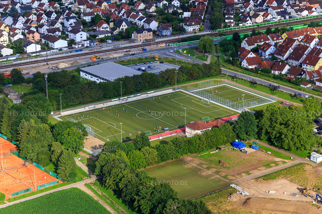 Luftbild: Sporplatz an der Dr.-Werner-Freyberg-Straße in Laudenbach im Bundesland Baden-Württemberg in Deutschland. Foto: IMG_090652.jpg vom 04.07.2016 durch Werner Riehm/FLY-FOTO.de