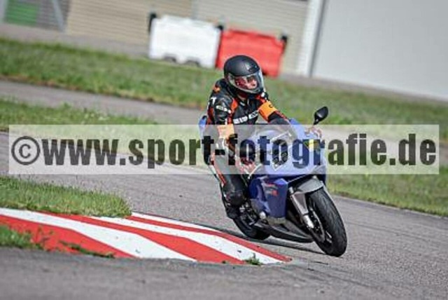 pube3238 | Professionelle Fotos von Sportveranstaltungen, aber auch Hochzeiten und anderen Events. - Realisiert mit Pictrs.com