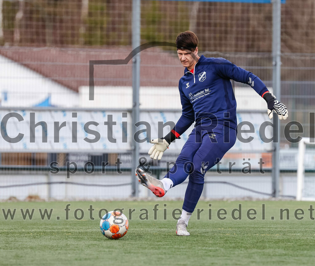 2024-02-24_011_FC_Langengeisling_gegen_FC_Walkertshofen | Erding, Deutschland, 24.02.2024:
Fußball, Bezirksliga Oberbayern Ost 2023 / 2024, Testspiel, FC Langengeisling gegen FC Walkertshofen, Endergebnis: 5:3

Torwart Michael Hierl (FC Langengeisling, #1)

Foto: Christian Riedel / fotografie-riedel.net