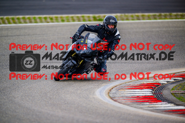 MaZZes_FotoMatrix_240910_6007705_5384 | GELB