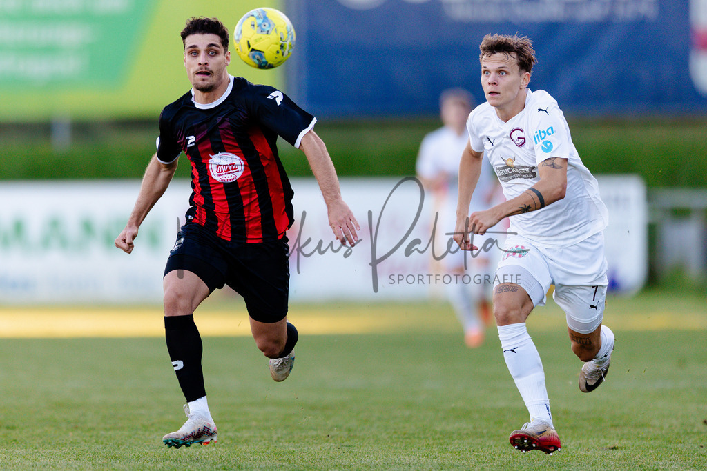 Oberliga Westfalen, Saison 2025/26, 13. Spieltag: 1. FC Gievenbeck - Türkspor Dortmund 2000 | Münster, 02.11.2025: Oberliga Westfalen, 13. Spieltag, 1. FC Gievenbeck empfängt Türkspor Dortmund 2000 im Sportpark Gievenbeck in Münster. Foto: sportfotografie.ms | Markus Paletta - Realisiert mit Pictrs.com
