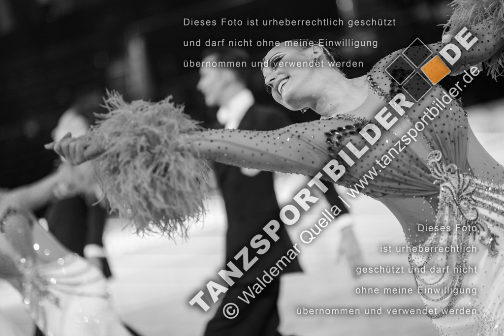 20251206-01353 | Hier finden Sie Tanz Bilder vom Latein und Standard Formationen tanzen. Sportbilder vom Tanzsport. Schöne Fotos und von Weltmeisterschaft, Europameisterschaft, Bundesliga, Regionalliga, Oberliga und Landesliga sowie von GOC Stuttgart, DanceComp, WM Bremen