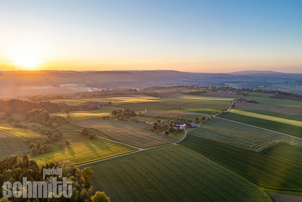PS-FRNB-2026-51 | Entdecke die größte Bildgalerie der Region mit Fotografien aus dem Allgäu, der Bodenseeregion, Oberschwaben, dem Donautal und der Schwäbischen Alb. Landschaften, Luftaufnahmen und Reisefotografie als Wandbild und Fotokunst. - Realisiert mit Pictrs.com