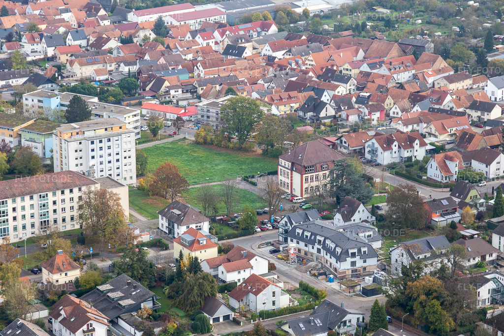 Luftbild: Kulturkeller, FFZ in der alten Landwirtschaftsschule in Kandel im Bundesland Rheinland-Pfalz in Deutschland. Foto: IMG_135184.jpg vom 06.11.2022 durch Werner Riehm/FLY-FOTO.de