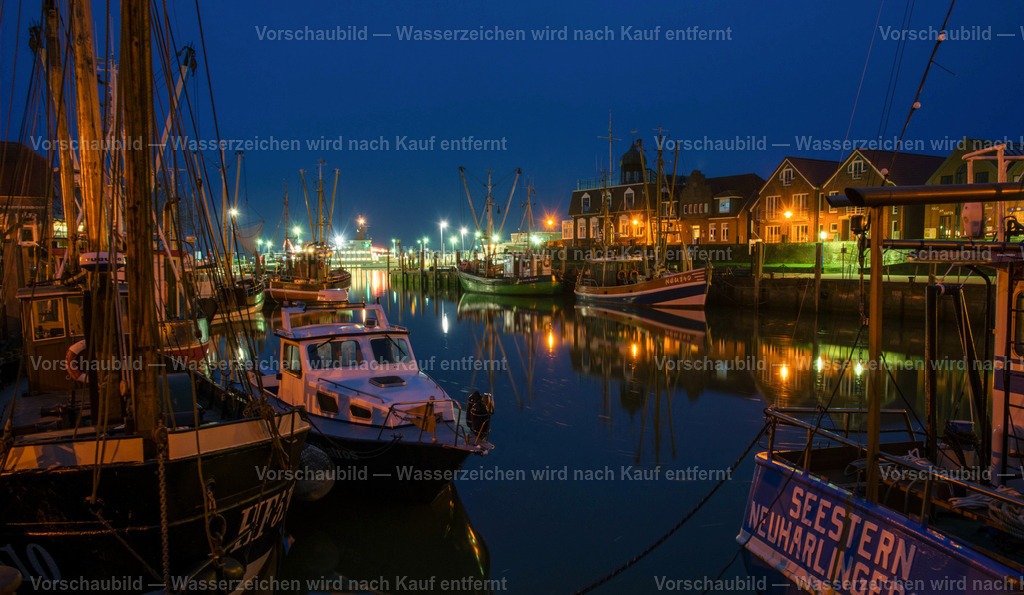 Neuharlingersiel | abends im Hafen in Neuharlingersiel, Ostfriesland - Realisiert mit Pictrs.com