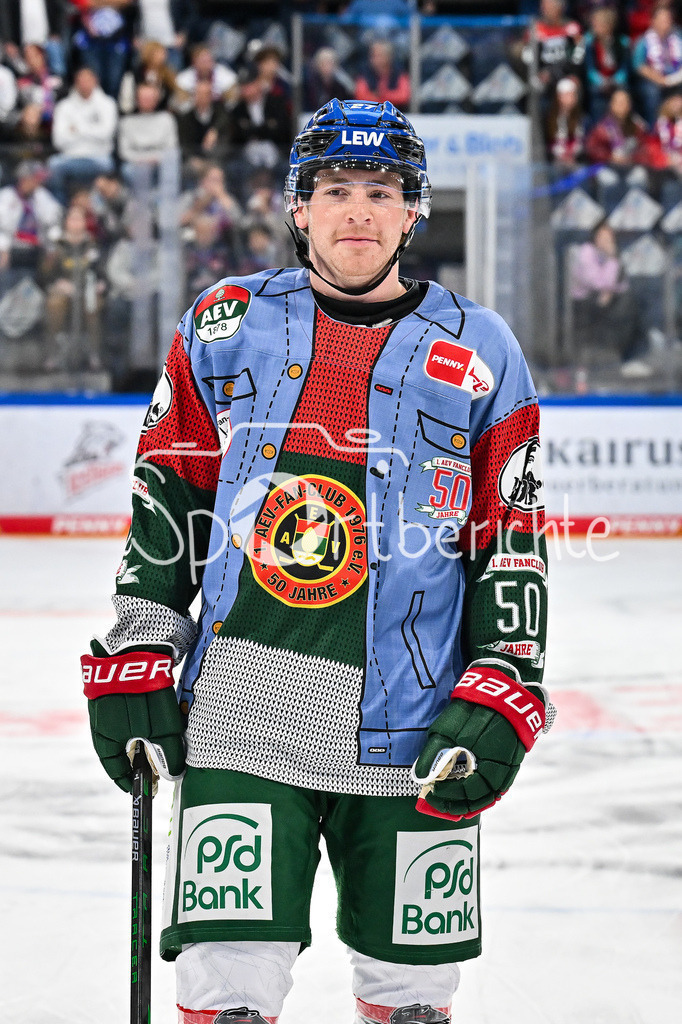 Nürnberg Ice Tigers - Augsburger Panther | Im Bild Kyle MAYHEW (Augsburger Panther 27) beim warmup vor der Partie im neuen Aufwärmtrikot der Panther - 1. AEV Fancub / Einzelfoto / Freisteller / DEL: Nürnberg Ice Tigers - Augsburger Panther; PSD Bank Nürnberg ARENA am 12.09.2025