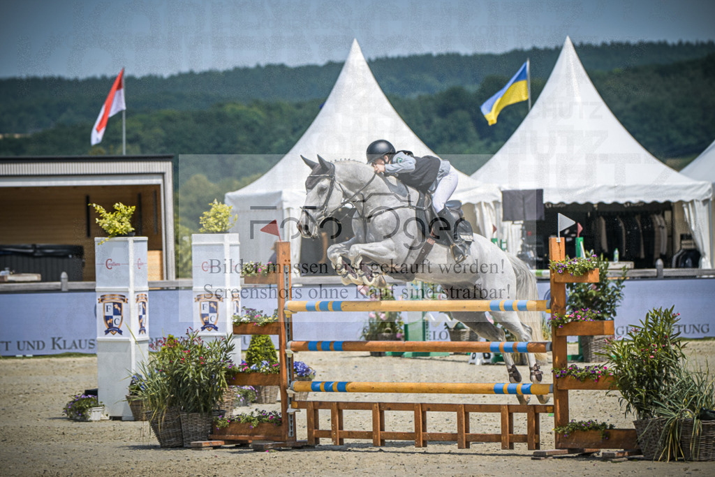 DOS_3567 | Entdecke hochwertige Reitturnierfotos von Foto Oger. Professionell, emotional und authentisch – jetzt Lieblingsmomente im Shop bestellen.Deutschlandweite Turnierfotografie. - Realisiert mit Pictrs.com
