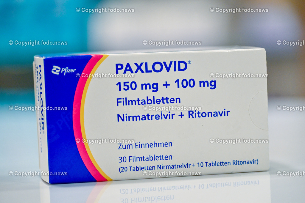 Apotheke_ Mediakamente_ 27.12.2023-5 | 27.12.2023, Linz, AUT, Apotheke, im Bild Apotheke, Mediakamente, Medikamentenengpass, Corona, Covid, Paxlovid, Tabletten, Heilung, Vorbeugung