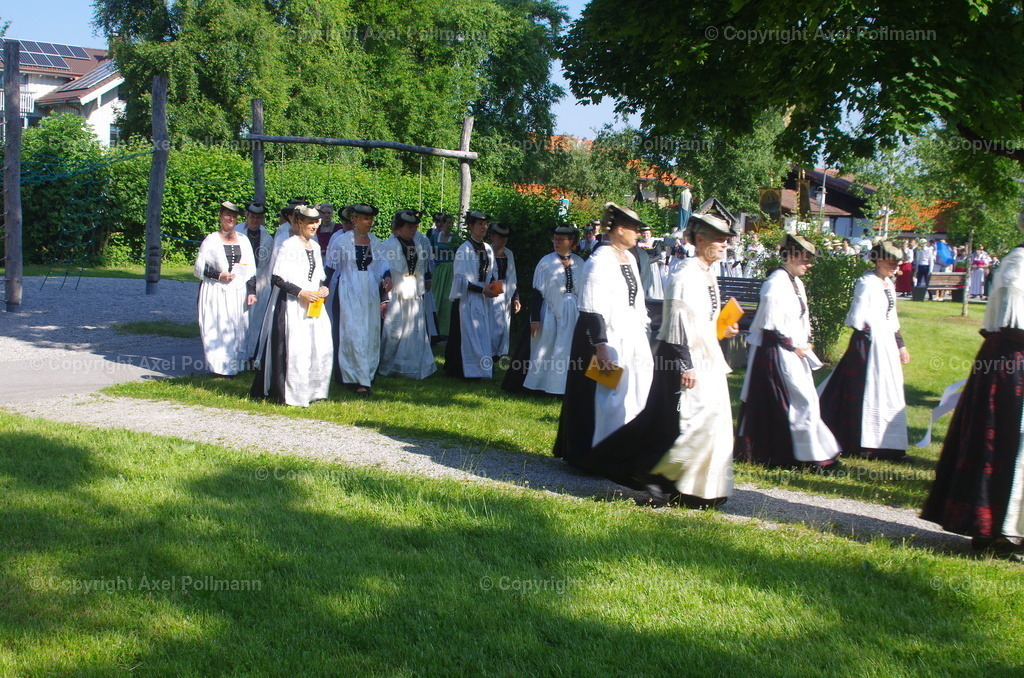 IMGP3055 | fotografiert von Axel PollmannLeonhardi Wallfahrt Benediktbeuern und Murnau, Fronleichnam, Fasching, Landschaft im Loisachtal und Benediktbeuern  - Realisiert mit Pictrs.com
