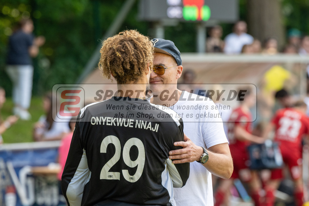 SFE_20240511_0229 | Krefeld, Deutschland, 11.05.2024: Onyekwue NnaJi (Crefelder HTC) in Aktion waehrend des Spiels der Feldhockey 1. Bundesliga Herren zwischen Crefelder HTC - Rot Weiss Köln im Gerd-Wellen-Hockeyanlage am 11.05.2024 in Krefeld, Deutschland. (Foto von Stephan Fehrmann)

Krefeld, Germany, 11.05.2024: Onyekwue NnaJi (Crefelder HTC) in action during the game of Feldhockey 1. Bundesliga Herren between Crefelder HTC - Rot Weiss Köln in Gerd-Wellen-Hockeyanlage at 11.05.2024 in Krefeld, Deutschland. (Foto from Stephan Fehrmann)
