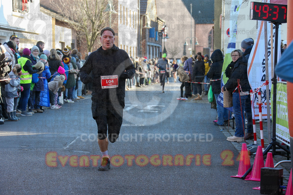 241201_1225_EX1_2082 | Sportfotografie im Rhein-Sieg Kreis, Köln, Bonn, NRW, Rheinland Pfalz, Hessen, etc. Unser Tätigkeitsfeld umfasst den Laufsport vom Volkslauf über den Marathon, Duathlon, Triathon bis zum Ultralauf wie Kölnpfad Ultra oder Schindertrail.