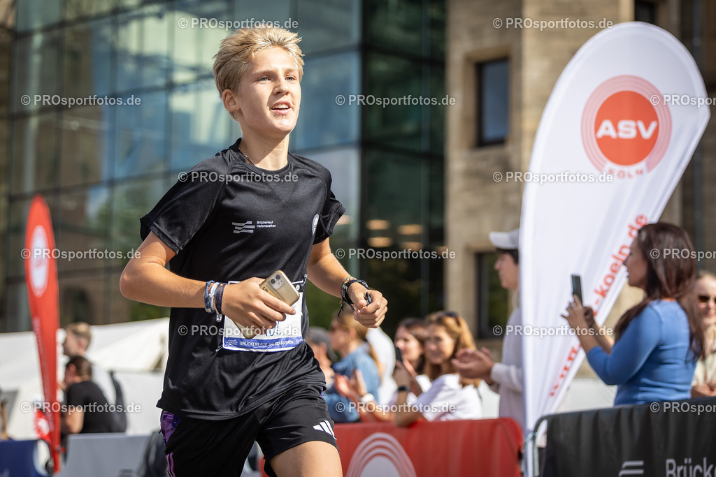 44. Kölner Brückenlauf; Koeln, 14.09.25 | Impressionen vom 44. Kölner Brückenlauf am 14.09.25 am Schokoladenmuseum in Koeln. Foto: BEAUTIFUL SPORTS/Leah Kohring