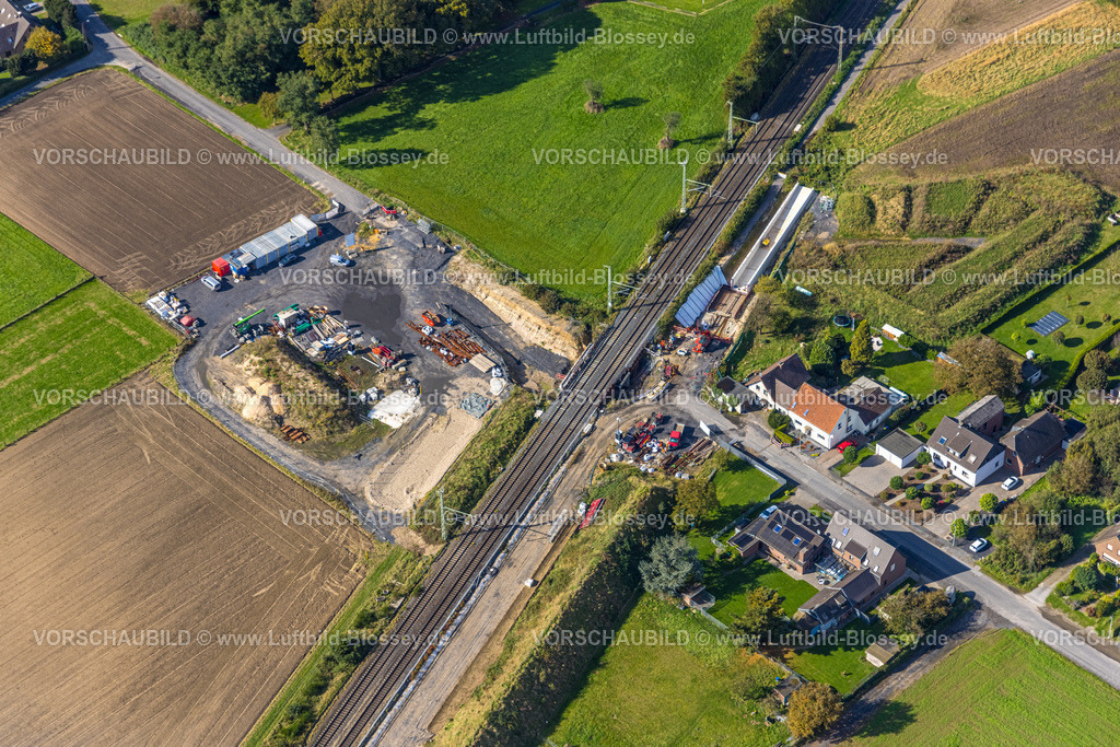 Voerde241009416 | Luftbild, Baustelle an der Brücke Grenzstraße, Ausbau der Betuweroute und Betuwe-Linie Eisenbahnstrecke, Möllen, Voerde, Niederrhein, Nordrhein-Westfalen, Deutschland