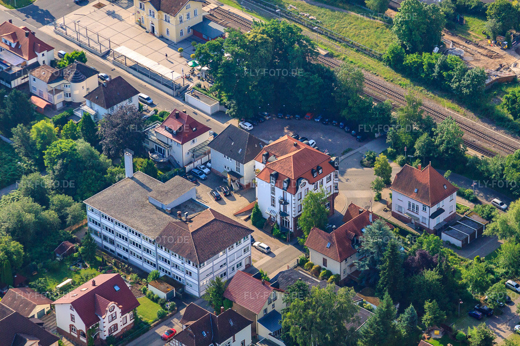 Luftbild: Bismarckstraße mit SMARTCRM GmbH und Bestec GmbH in Kandel im Bundesland Rheinland-Pfalz in Deutschland. Foto: IMG_50976.jpg vom 04.07.2012 durch Werner Riehm/FLY-FOTO.deSMARTCRM.GMBH