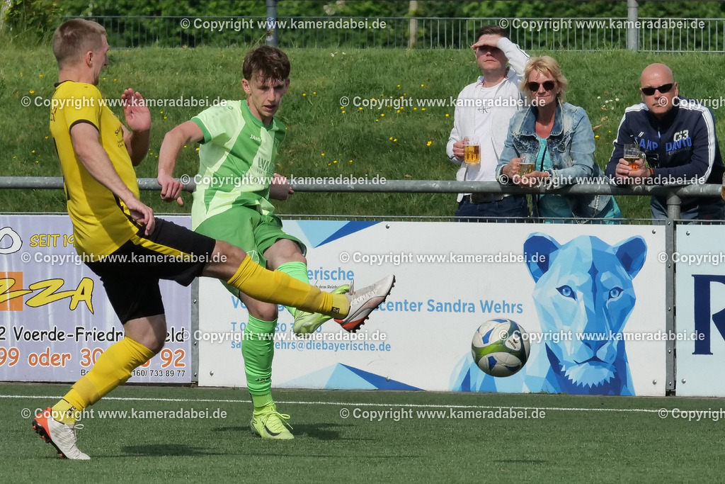 Fußball : Bezirksliga : SV 08/29 Friedrichsfeld - Borusia Veen am 10.05.2026 in Voerde Friedrichsfeld | Fußball : Bezirksliga : SV 08/29 Friedrichsfeld - Borusia Veen am 10.05.2026 in Voerde Friedrichsfeld - Realisiert mit Pictrs.com