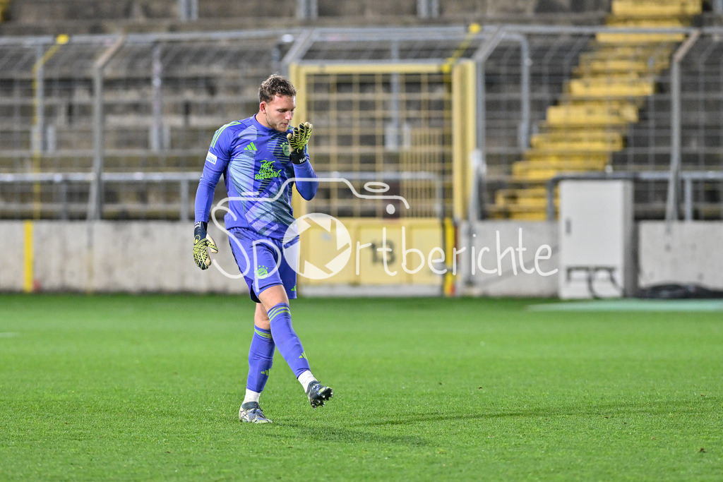 FC Bayern Amateure - TSV Schwaben Augsburg | im bild Daniel PERETZ (FC Bayern München II #1) in Aktion / Freisteller / Einzelfoto / Regionalliga Bayern: FC Bayern Muenchen II - TSV Schwaben Augsburg, Gruenwalder Stadion am am 25.10.2024