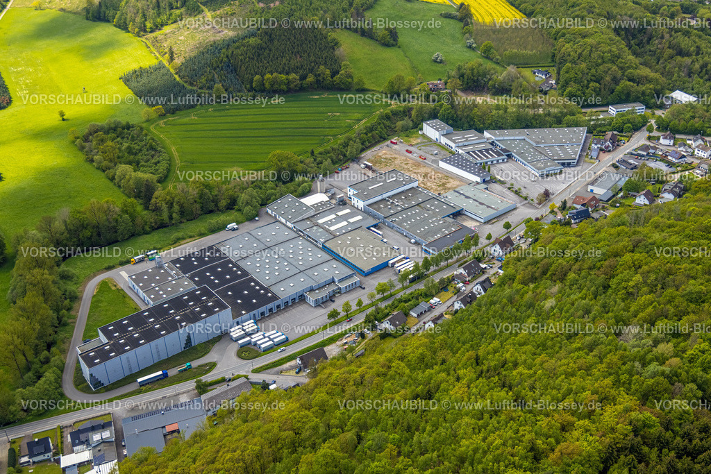 Sundern230504865 | Luftbild, Gewerbegebiet mit Lebensmittelhändler, Recklinghausen, Sundern, Sauerland, Nordrhein-Westfalen, Deutschland