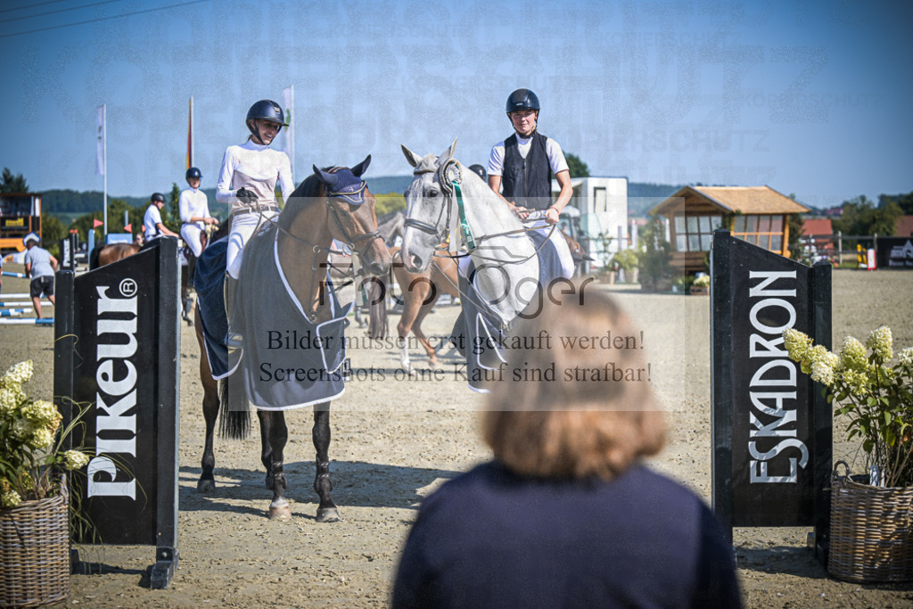 DOS_0023 | Entdecke hochwertige Reitturnierfotos von Foto Oger. Professionell, emotional und authentisch – jetzt Lieblingsmomente im Shop bestellen.Deutschlandweite Turnierfotografie. - Realisiert mit Pictrs.com
