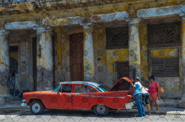 RGE__2323r | Amerikanischer Oldtimer in Havanna     Fotograf: Ralf Gebhardt - Realisiert mit Pictrs.com