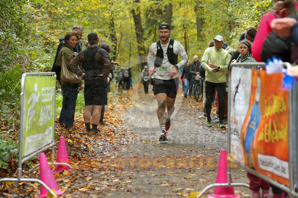 251026_1304_EX1_2400 | Sportfotografie im Rhein-Sieg Kreis, Köln, Bonn, NRW, Rheinland Pfalz, Hessen, etc. Unser Tätigkeitsfeld umfasst den Laufsport vom Volkslauf über den Marathon, Duathlon, Triathon bis zum Ultralauf wie Kölnpfad Ultra oder Schindertrail.