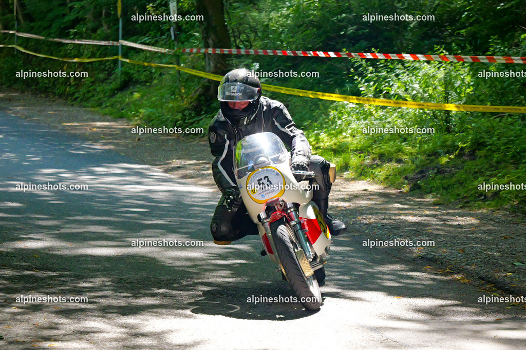 P1036666 | Erleben Sie atemberaubende, hochqualitative Fotos Ihrer Fahrt entlang der malerischen Alpenstraßen. Besuchen Sie alpineshots.com, um professionelle Aufnahmen Ihrer unvergesslichen Reise zu finden und zu kaufen - Realisiert mit Pictrs.com