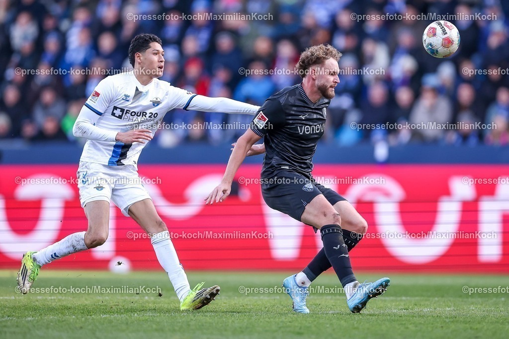 BOC14022601048 | 15.02.2026, Fußball, VfL Bochum - SC Paderborn 07, 2. Fußball Bundesliga, 22. Spieltag, Vonovia Ruhrstadion, Saison 2025 2026: Santiago Castaneda&nbsp;(SC Paderborn #05) im Zweikampf gegen  Philipp Strompf&nbsp;(VfL Bochum #03)  DFB regulations prohibit any use of photographs as image sequences and or quasi-video.
