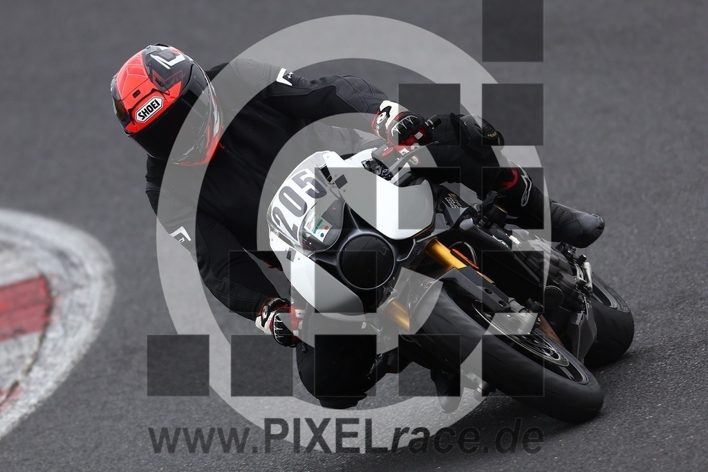 0205-20260331_02644 | Schöne Erinnerungen an spannende Momente - das festzuhalten ist unser Job. PIXELrace.de ist seit 2003 auf den Rennstrecken Europas unterwegs um die Action draußen beim Fahren und die wunderbare Stimmung imm Fahrerlager für euch einzufangen.