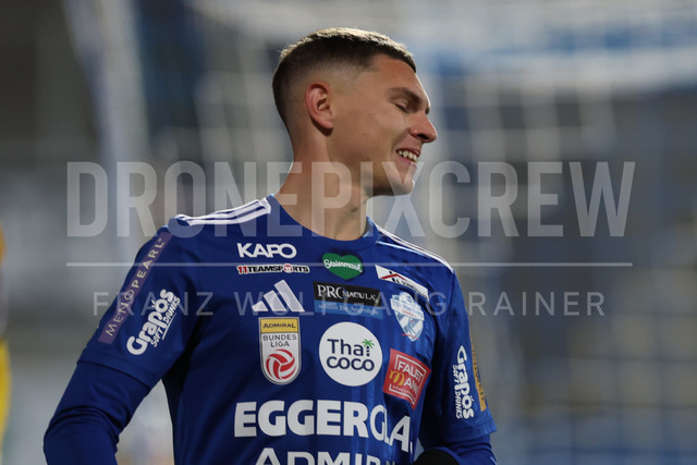 TSV Egger Glas Hartberg vs SV Oberbank Ried – Austrian Bundesliga Match | The image shows Elias Havel (Hartberg), at the Bundesliga match TSV Hartberg vs SV Ried at Profertil Arena Hartberg. 22.11.2025