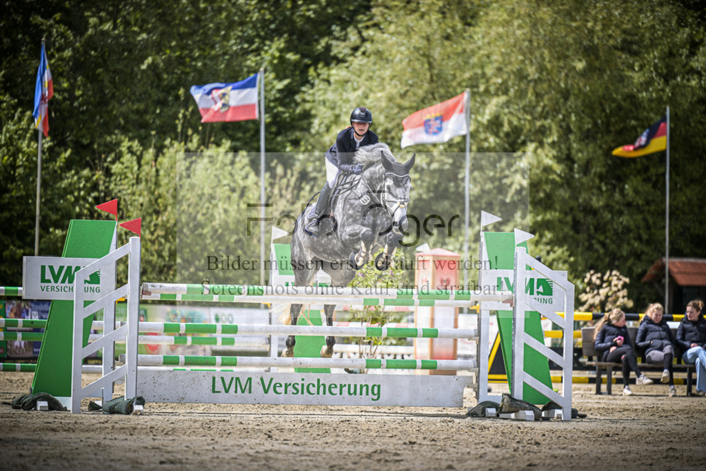 DOS_5334 | Entdecke hochwertige Reitturnierfotos von Foto Oger. Professionell, emotional und authentisch – jetzt Lieblingsmomente im Shop bestellen.Deutschlandweite Turnierfotografie. - Realisiert mit Pictrs.com