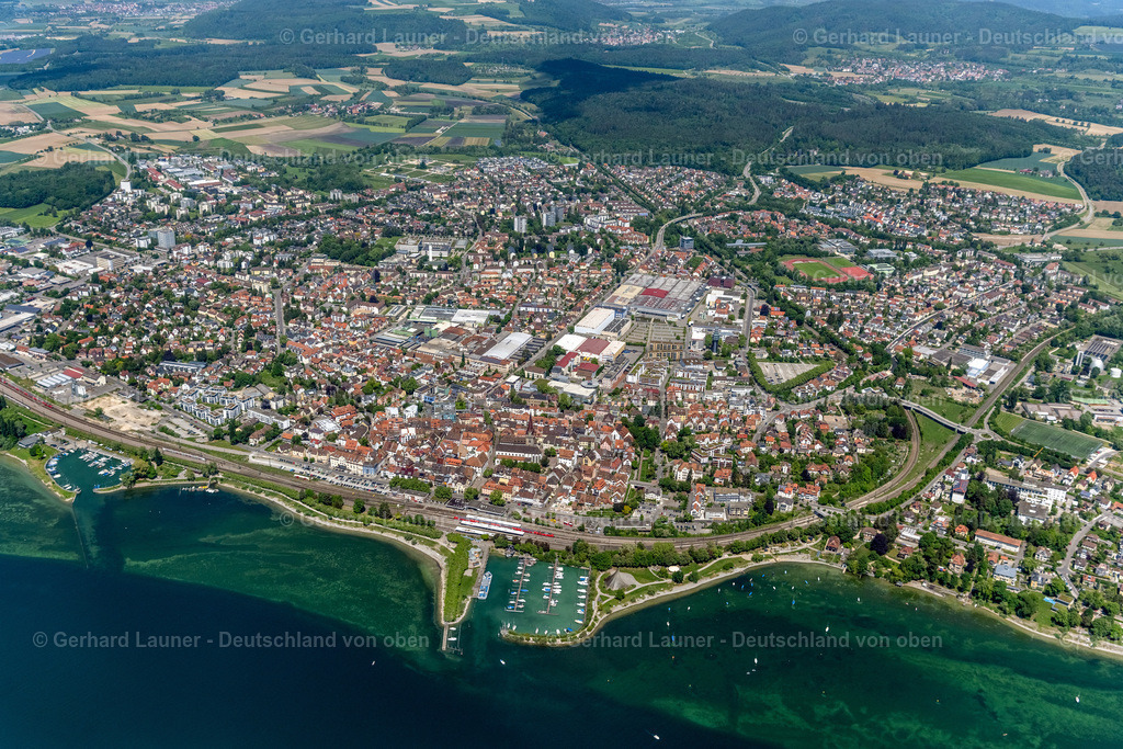 4027503 | RADOLFZELL AM BODENSEE 17.05.2020 Stadtansicht vom Innenstadtbereich in Radolfzell am Bodensee im Bundesland Baden-Württemberg, Deutschland. // City view of the city area of in Radolfzell am Bodensee in the state Baden-Wurttemberg, Germany. Foto: Gerhard Launer