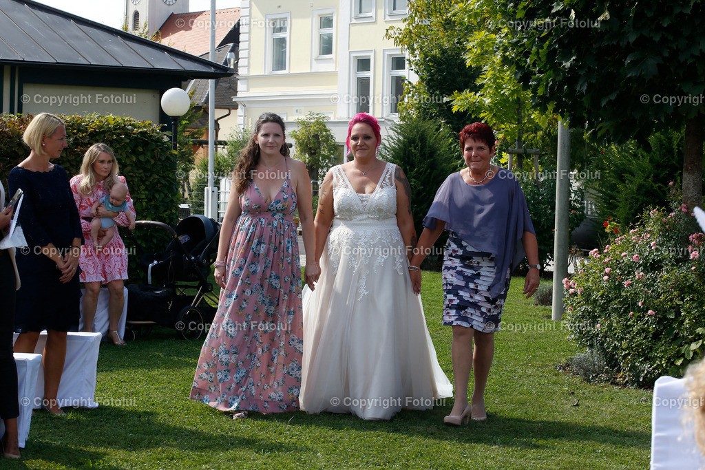 KERSTINFREDYHOCHZEIT_260822_16 | bilder, linz, photo, foto, fussball, sport, fotolui, bundesliga