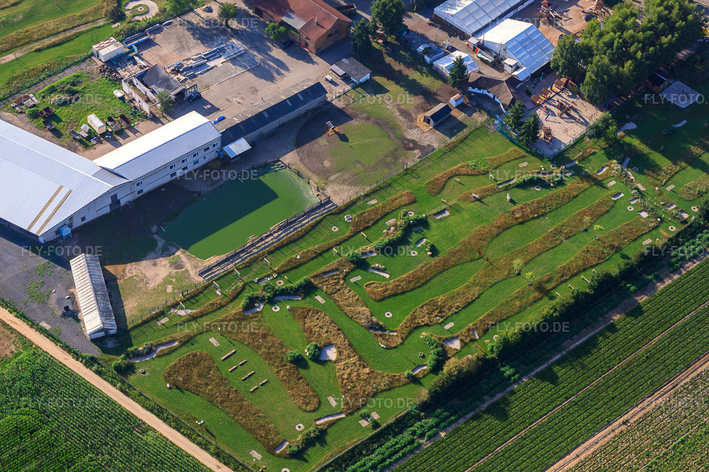 Luftbild: Fussballgolfpark Südpfalz auf dem Adamshof Kandel in Kandel im Bundesland Rheinland-Pfalz in Deutschland. Foto: IMG_70319.jpg vom 19.07.2014 durch Werner Riehm/FLY-FOTO.deWWW.FUSSBALLGOLFPARK-SUEDPFALZ.DE