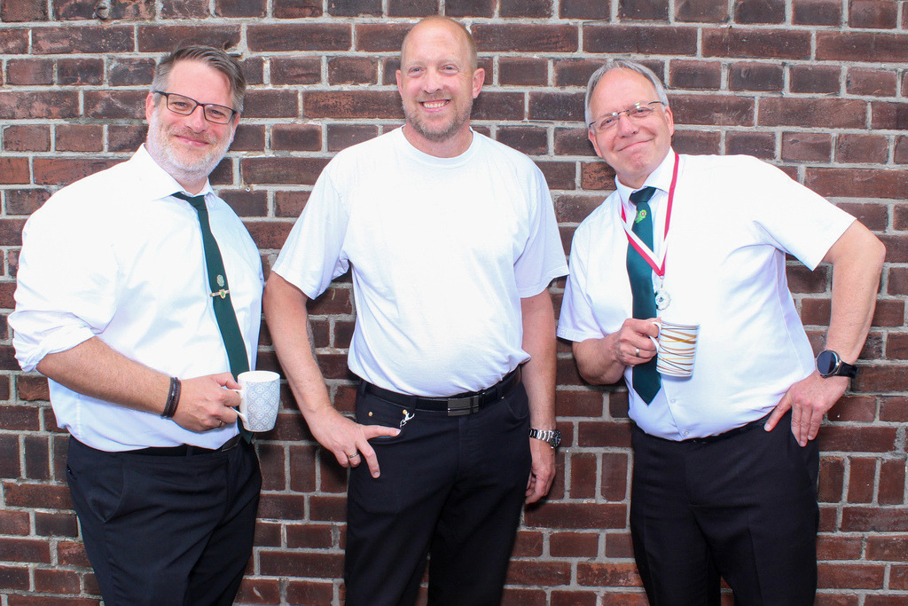 top-top.de-250601-158 | Foto, Video, Fotografie, Videografie, Fotobox, DJ, Discjockey, Musik, Musikbox, Veranstaltung, Photobooth, Amazon, Ebay, Buchtipp, Bestseller, Autor, Verlag, Buch, Wesel, Hamminkeln, NRW, Dinslaken, Rees, Drohne, Hochzeit, Party, Fotobox, Wesel, Fotograf